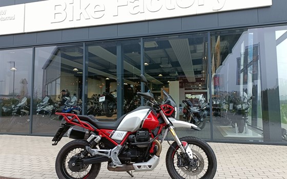 Gebrauchtmotorrad Moto Guzzi V85 TT Evoactive Graphics - Bild 1 Gebrauchtmotorrad Moto Guzzi V85 TT Evoactive Graphics - Bild 1