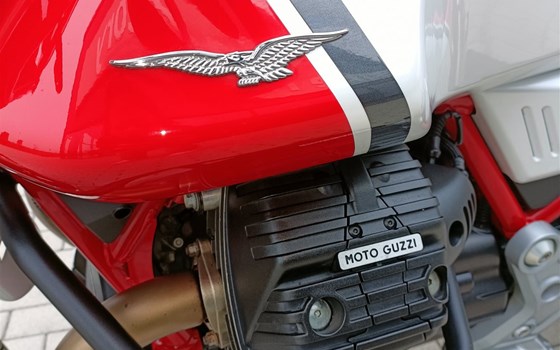 Gebrauchtmotorrad Moto Guzzi V85 TT Evoactive Graphics - Bild 14 Gebrauchtmotorrad Moto Guzzi V85 TT Evoactive Graphics - Bild 14