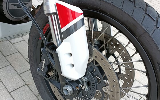 Gebrauchtmotorrad Moto Guzzi V85 TT Evoactive Graphics - Bild 15 Gebrauchtmotorrad Moto Guzzi V85 TT Evoactive Graphics - Bild 15