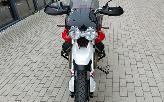 Gebrauchtmotorrad Moto Guzzi V85 TT Evoactive Graphics - Bild 5 Gebrauchtmotorrad Moto Guzzi V85 TT Evoactive Graphics - Bild 5