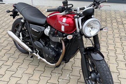 Triumph Street Twin