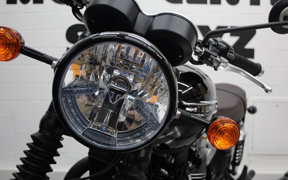 Neufahrzeug Triumph Bonneville T120 Black - Bild 6