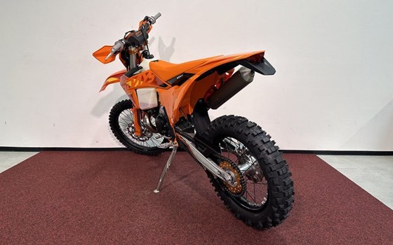 Neufahrzeug KTM 300 EXC SIX DAYS - Bild 6