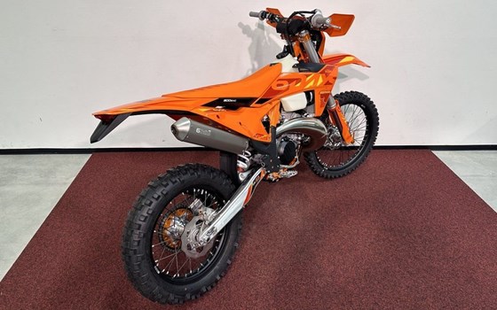 Neufahrzeug KTM 300 EXC SIX DAYS - Bild 8