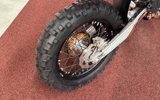Neufahrzeug KTM 300 EXC SIX DAYS - Bild 9