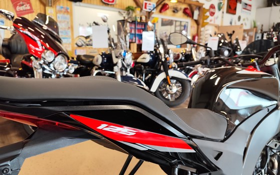 Neufahrzeug Aprilia Tuono 125 - Bild 7 Neufahrzeug Aprilia Tuono 125 - Bild 7