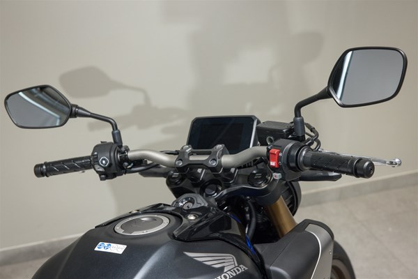 Honda CB650R E-Clutch (matt schwarz) - Bild 8