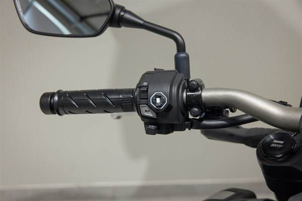 Honda CB650R E-Clutch (matt schwarz) - Bild 9