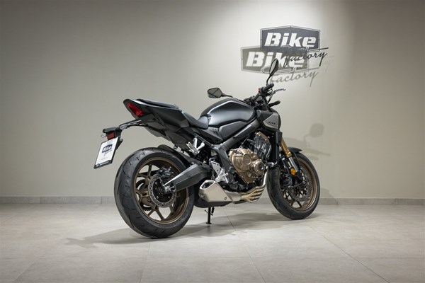 Honda CB650R (Matt Gubpowder Black Metallic) - Bild 2