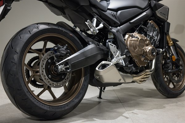 Honda CB650R (Matt Gubpowder Black Metallic) - Bild 4