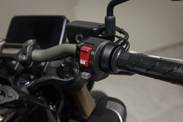 Honda CB650R (Matt Gubpowder Black Metallic) - Bild 9