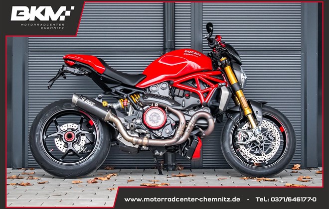 Ducati Monster 1200 S