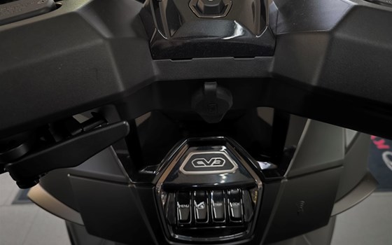 Gebrauchtmotorrad Kymco CV3 550i ABS - Bild 9