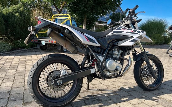Gebrauchtmotorrad Yamaha WR 125 X - Bild 1 Gebrauchtmotorrad Yamaha WR 125 X - Bild 1