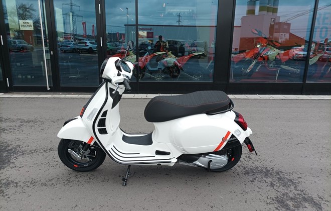 Vespa GTS Super Sport