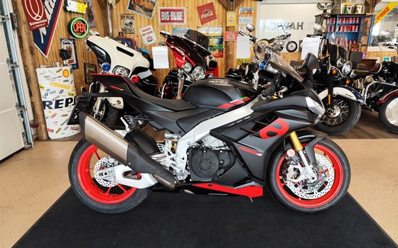 Neufahrzeug Aprilia RSV4 1100 - Bild 3 Neufahrzeug Aprilia RSV4 1100 - Bild 3