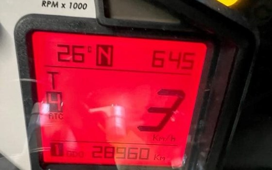 Gebrauchtmotorrad Aprilia Tuono V4 1100 RR - Bild 11