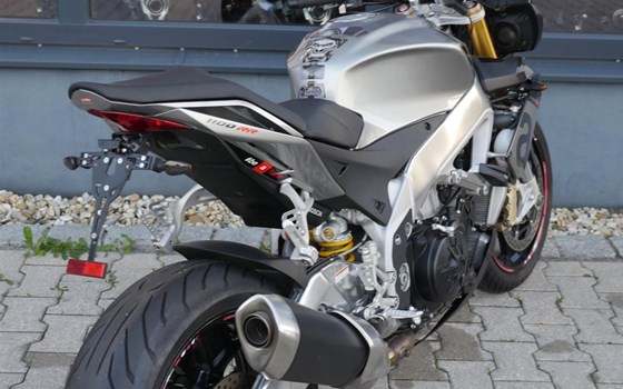 Gebrauchtmotorrad Aprilia Tuono V4 1100 RR - Bild 8