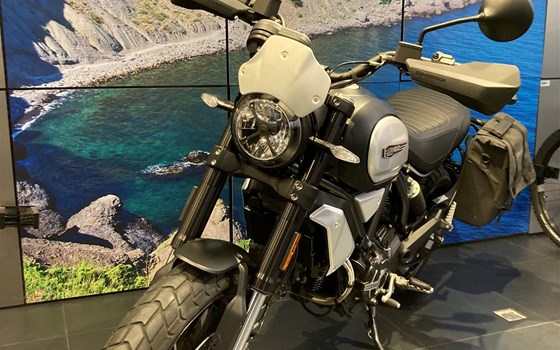Gebrauchtmotorrad Ducati Scrambler 1100 Dark PRO - Bild 2 Gebrauchtmotorrad Ducati Scrambler 1100 Dark PRO - Bild 2