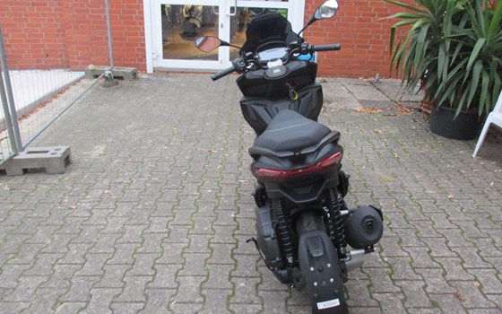 Neufahrzeug Aprilia SR GT Sport 125 - Bild 4