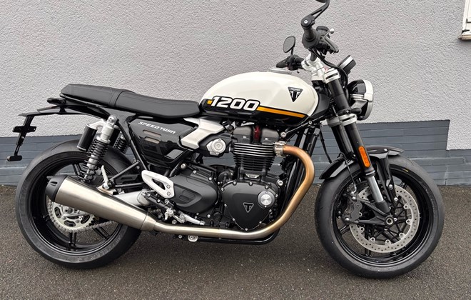 Triumph Speed Twin 1200