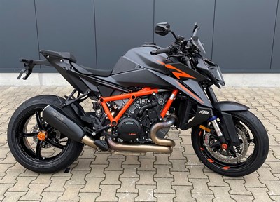 GEBRAUCHTFAHRZEUG KTM 1390 Super Duke R EVO