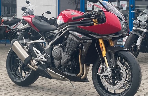 Neumotorrad Triumph Speed Triple 1200 RR