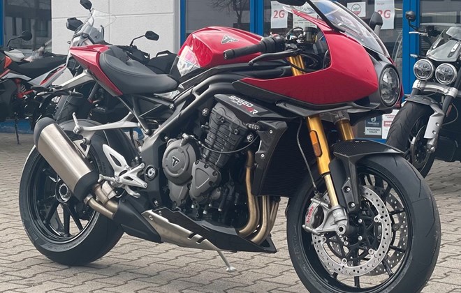 Triumph Speed Triple 1200 RR