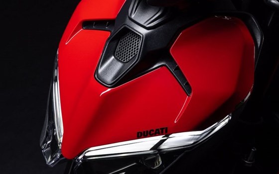 Neufahrzeug Ducati Streetfighter V2 - Bild 6