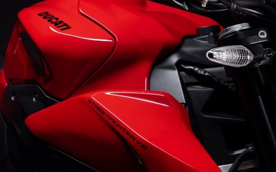 Neufahrzeug Ducati Streetfighter V2 - Bild 7