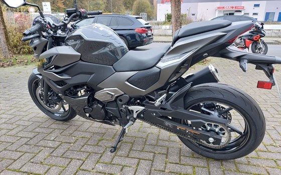 Gebrauchtmotorrad Kawasaki Z7 Hybrid - Bild 10