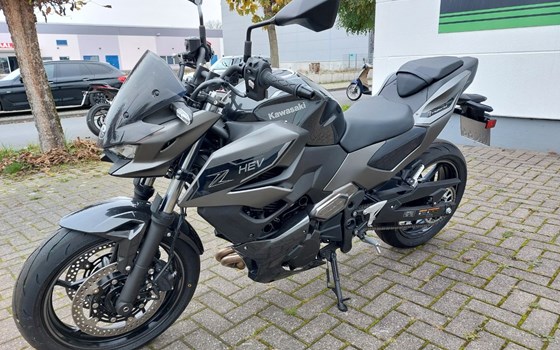 Gebrauchtmotorrad Kawasaki Z7 Hybrid - Bild 12