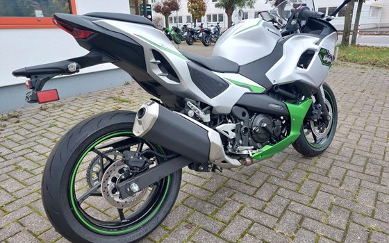 Neufahrzeug Kawasaki Ninja 7 Hybrid - Bild 8