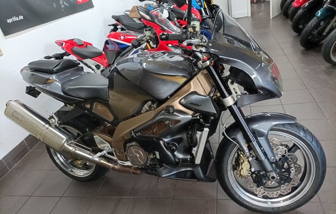 Aprilia RSV 1000 Tuono