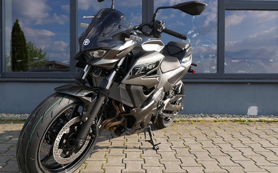 Gebrauchtmotorrad Kawasaki Z7 Hybrid - Bild 7