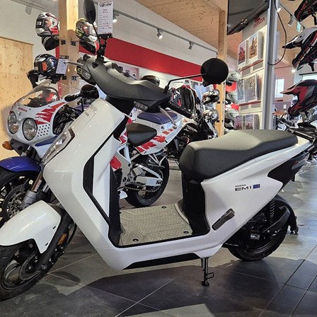 Honda EM1 e