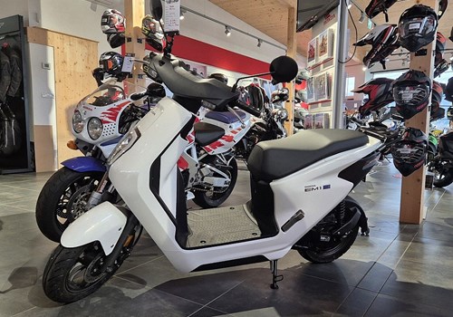 Honda EM1 e