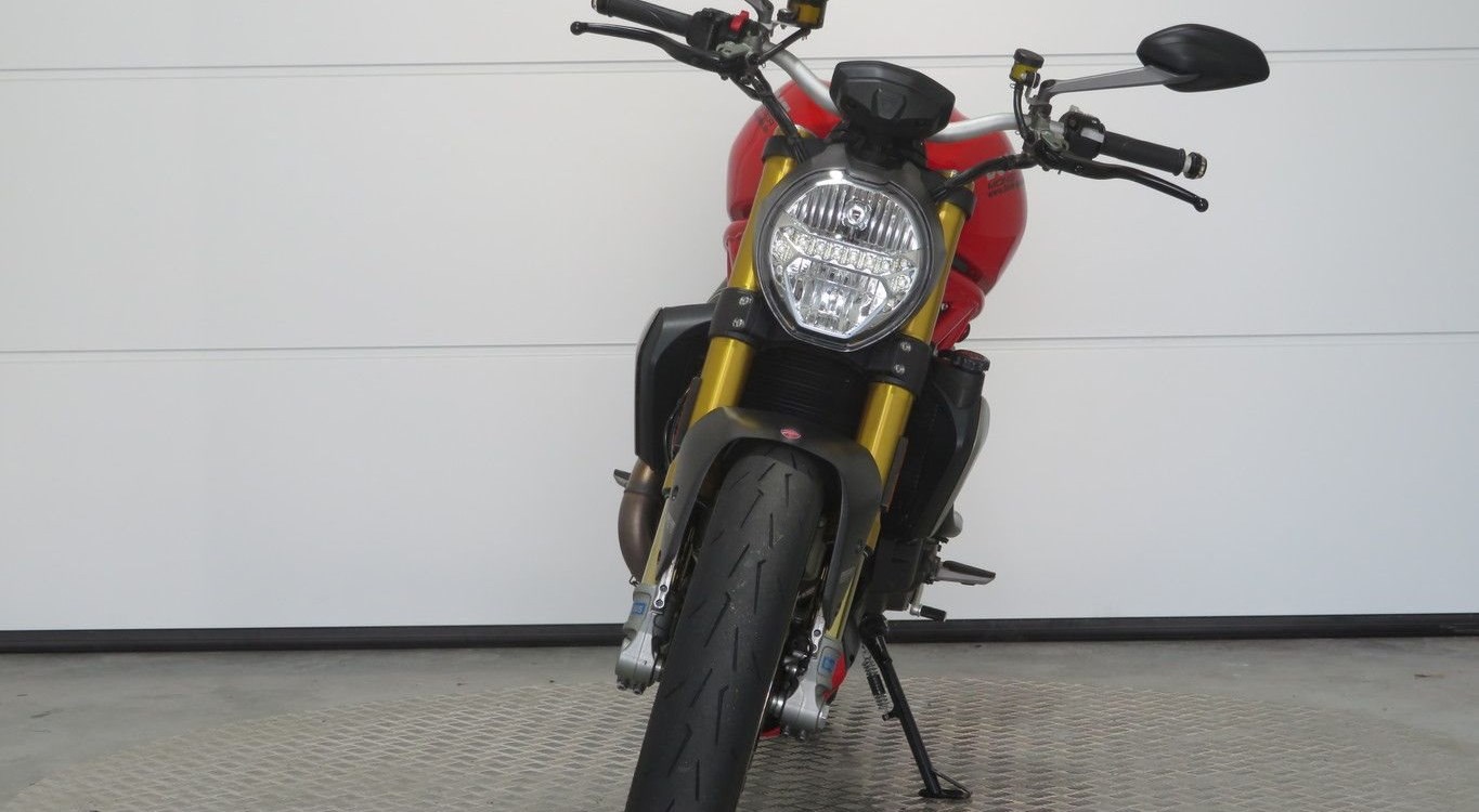 Offer Ducati Monster 1200 S