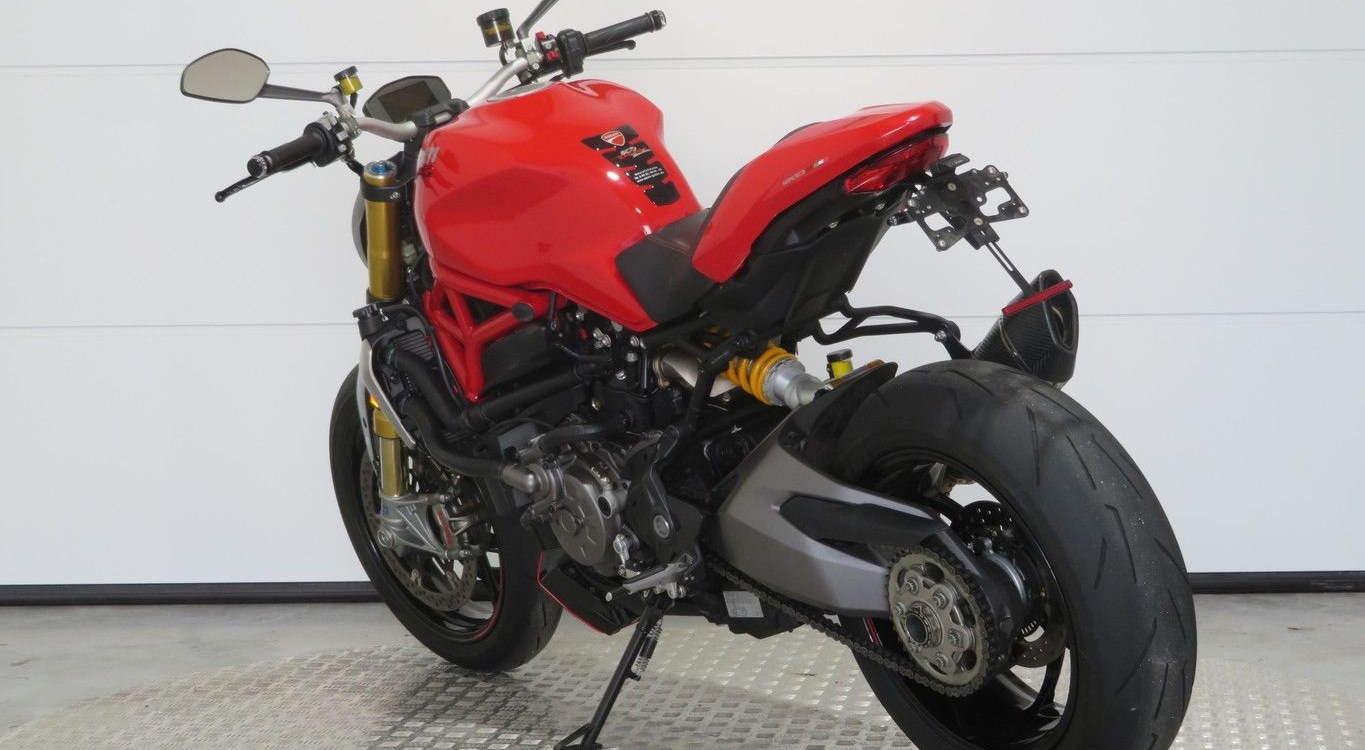 Offer Ducati Monster 1200 S