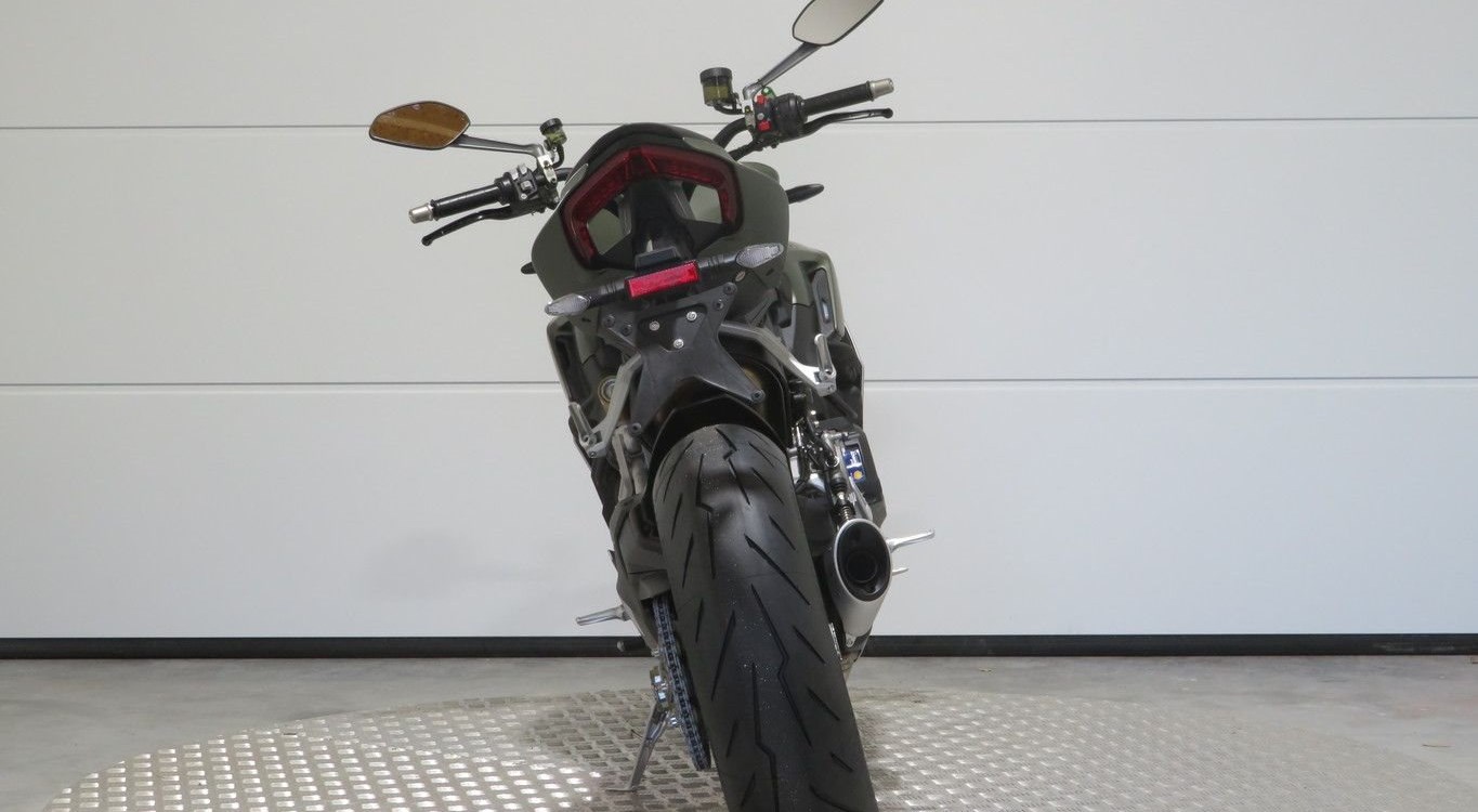 Offer Ducati Streetfighter V2