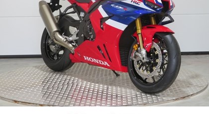 Neumotorrad Honda CBR1000RR-R Fireblade SP