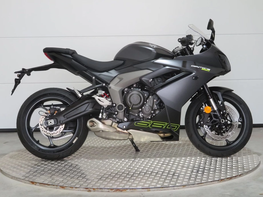 Angebot Triumph Daytona 660 Bild 10: Angebot Triumph Daytona 660