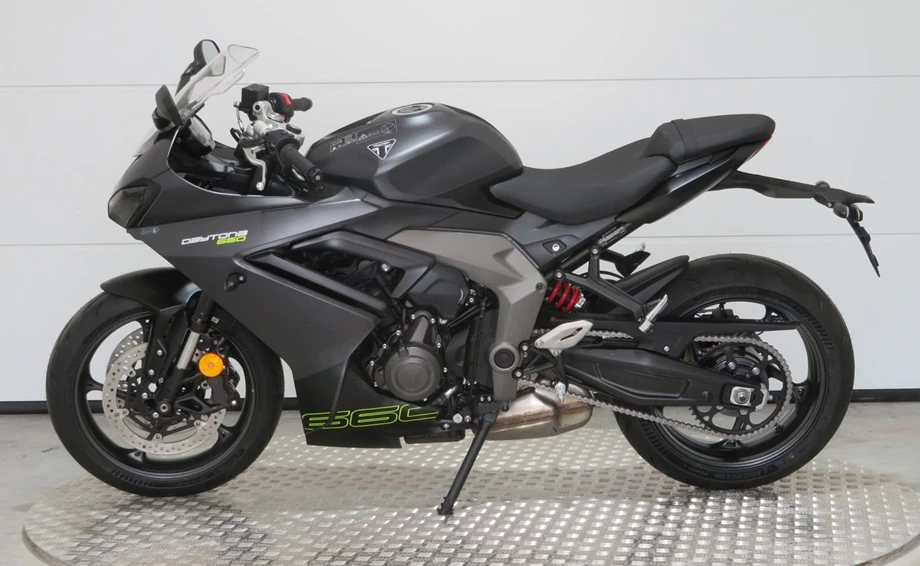 Angebot Triumph Daytona 660 Bild 6: Angebot Triumph Daytona 660