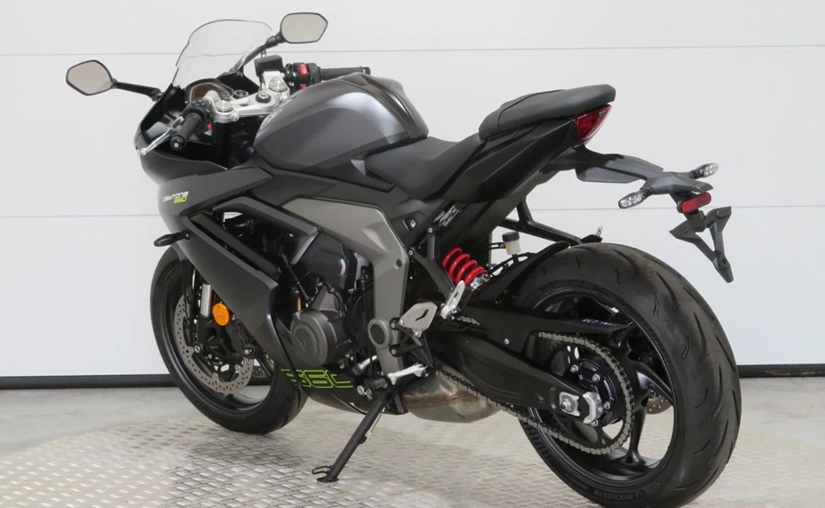 Angebot Triumph Daytona 660 Bild 7: Angebot Triumph Daytona 660