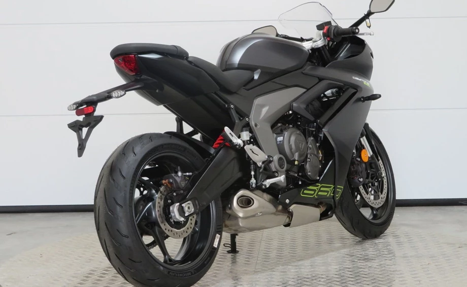 Angebot Triumph Daytona 660 Bild 9: Angebot Triumph Daytona 660