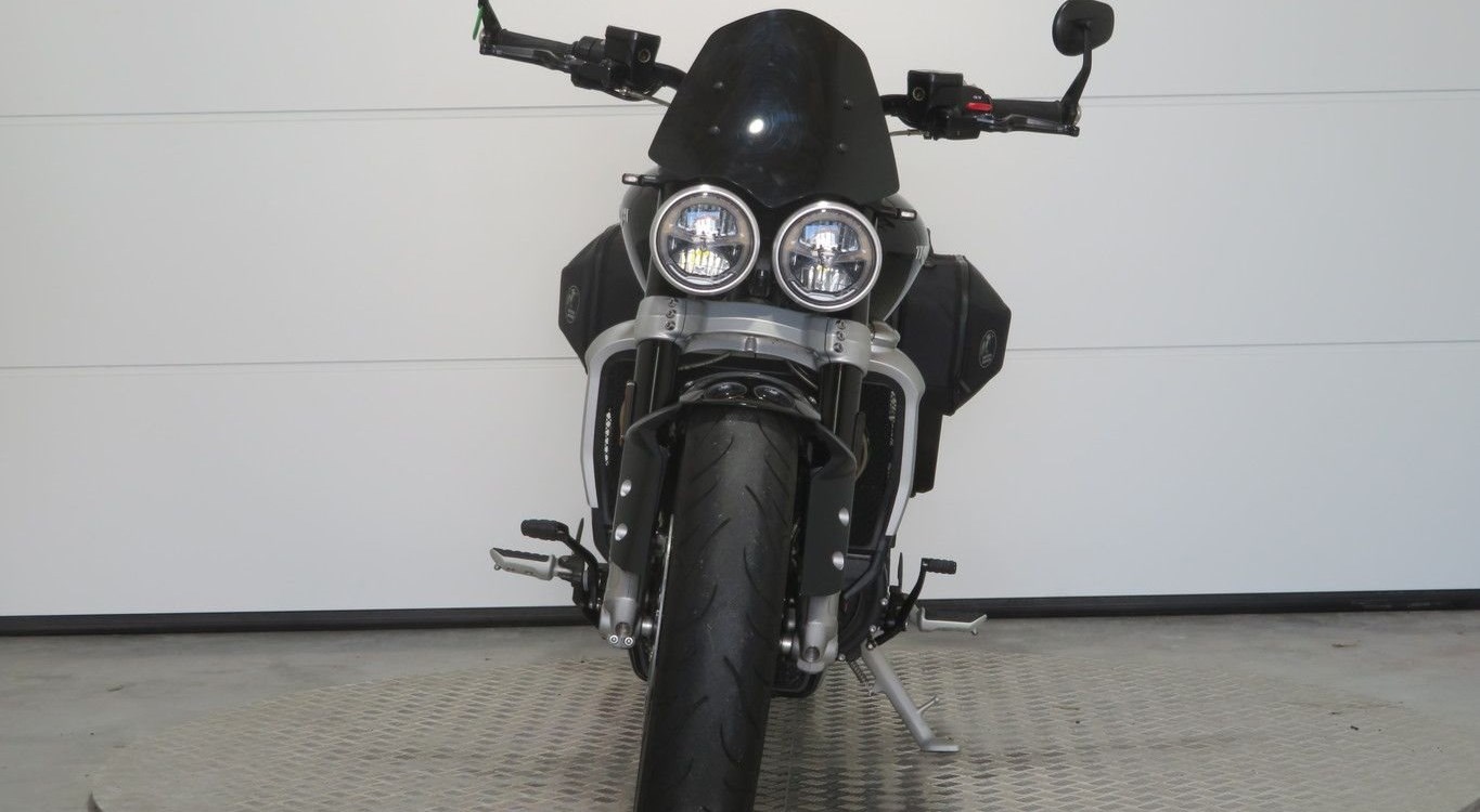 Offer Triumph Rocket 3 R