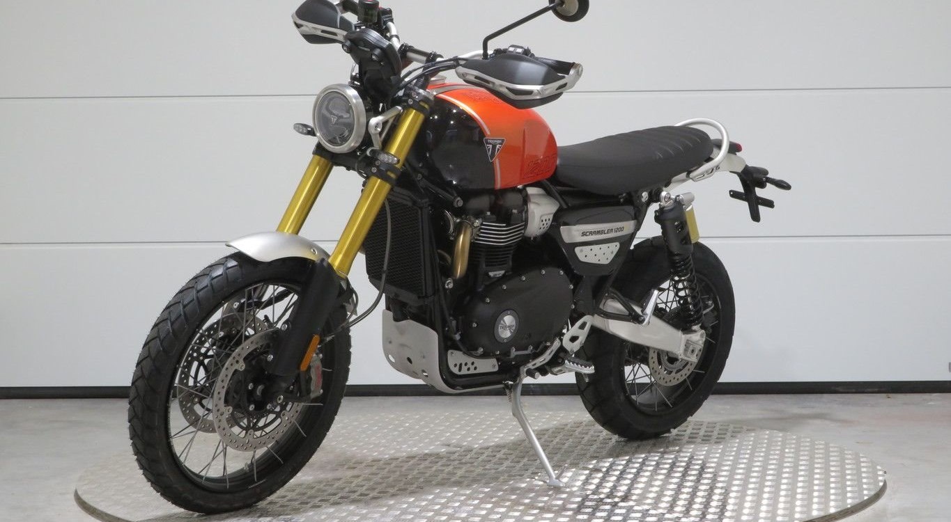 Offer Triumph Scrambler 1200 XE