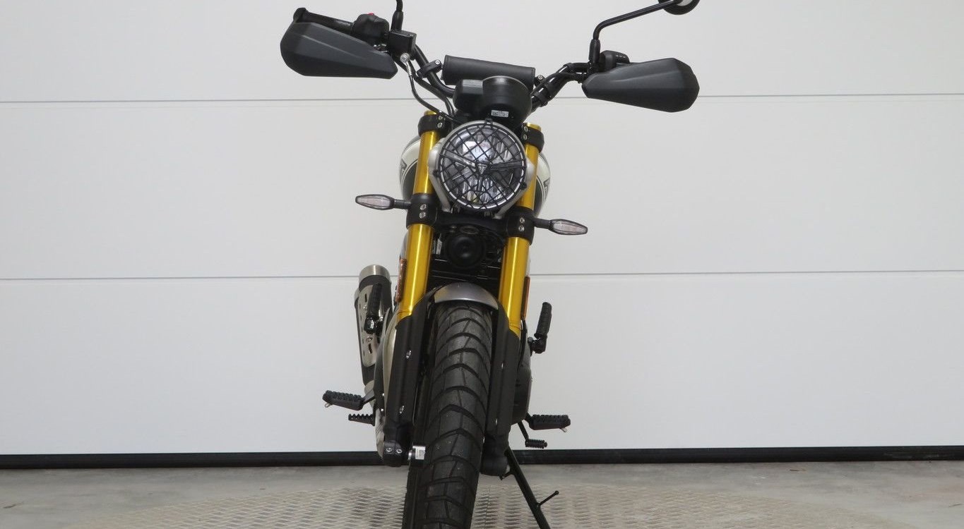 Offer Triumph Scrambler 400 X