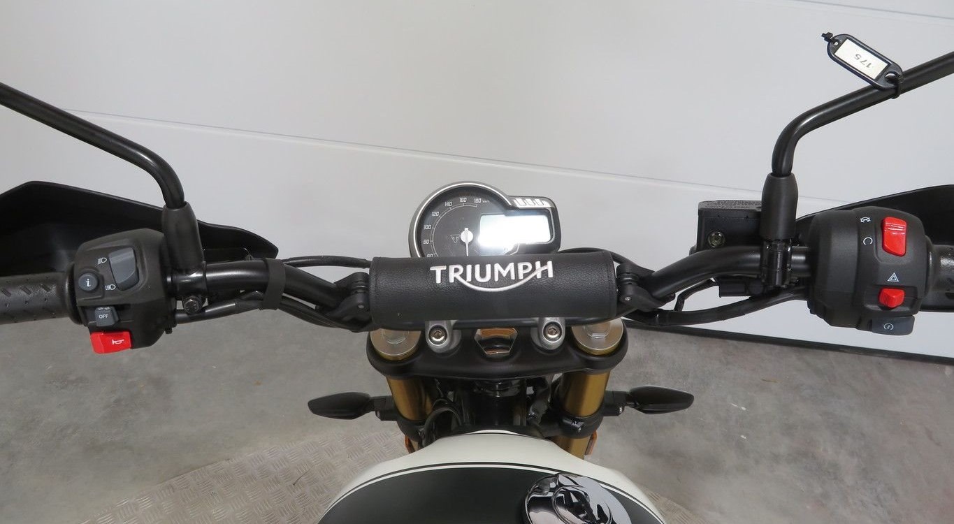 Offer Triumph Scrambler 400 X