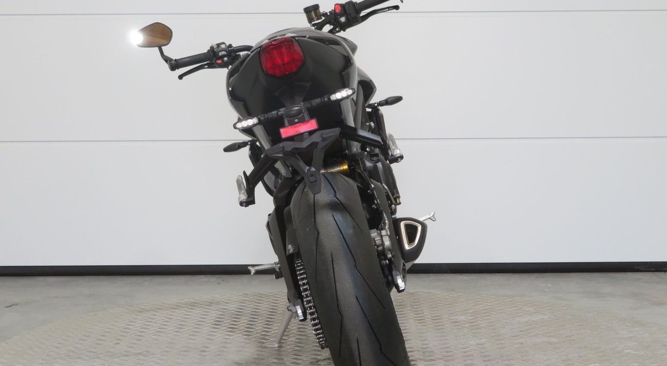 Offer Triumph Street Triple 765 RS